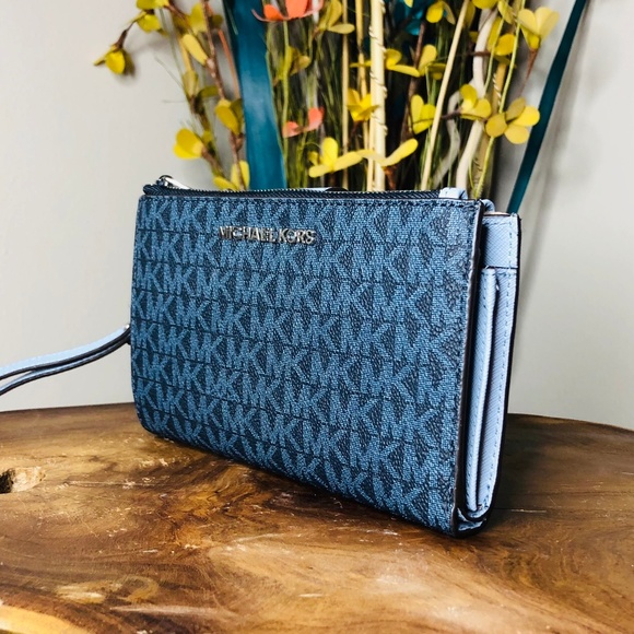 Michael Kors Jet Set Travel Double Zip Wristlet - Picture 2 of 8